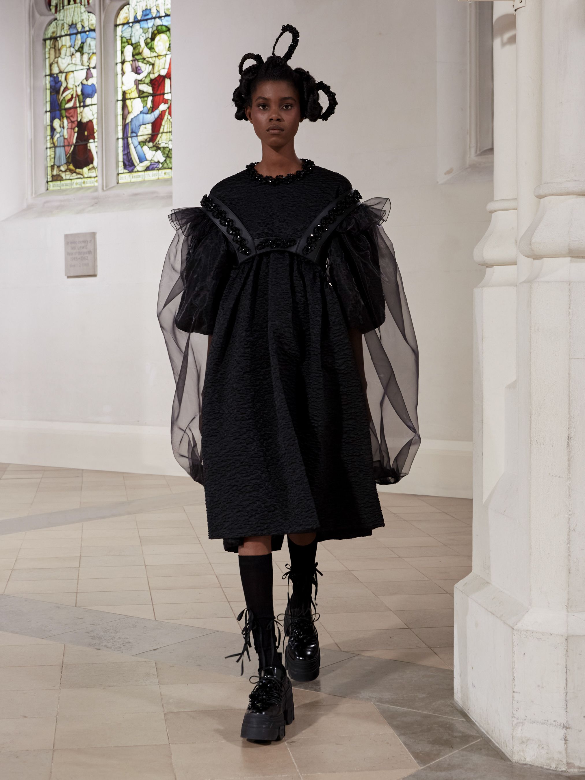 SIMONE ROCHA（シモーネ ロシャ）｜2021-22秋冬コレクション