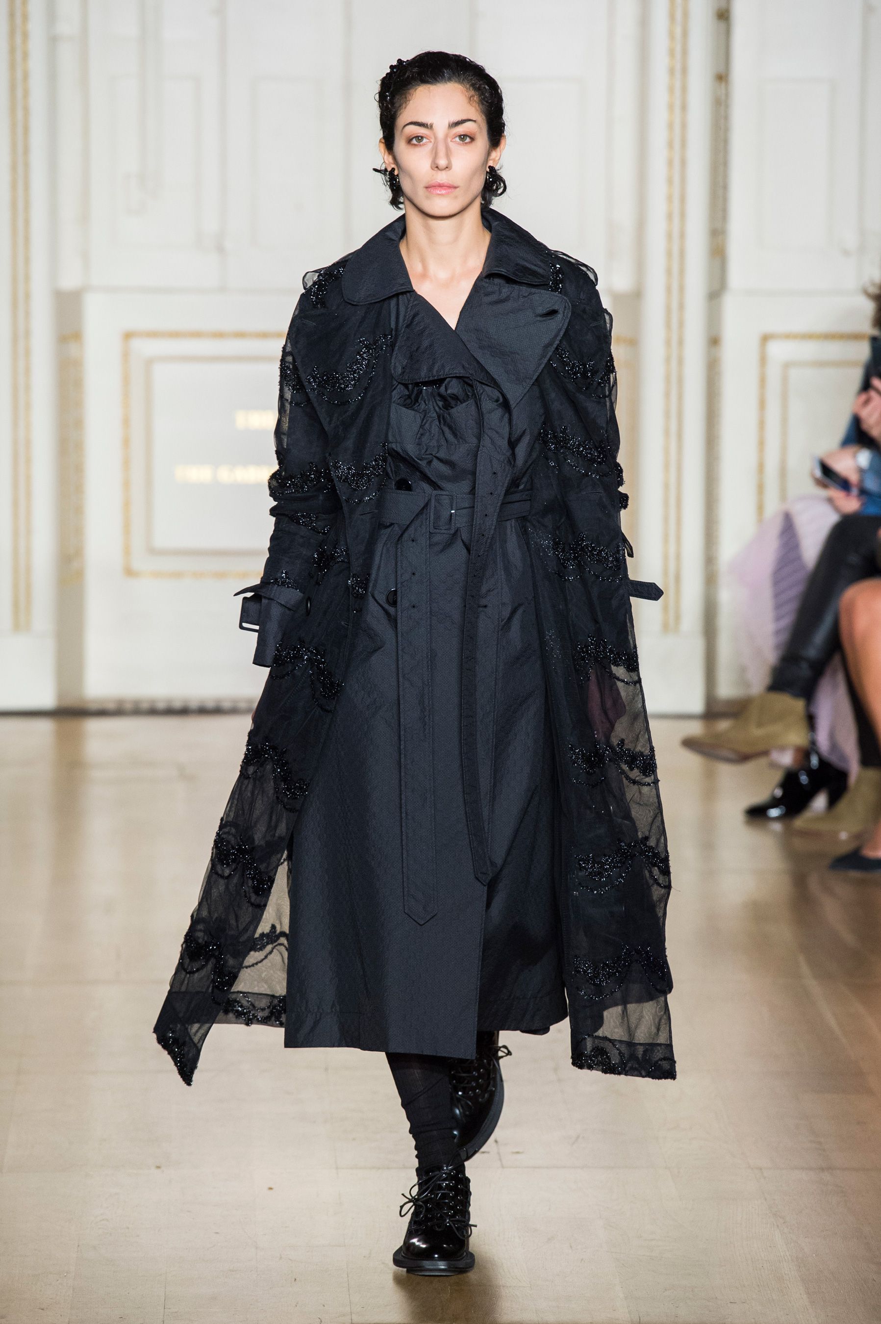 シモーネ ロシャ」（SIMONE ROCHA）｜2019秋冬NY、ロンドン、ミラノ、パリコレクション