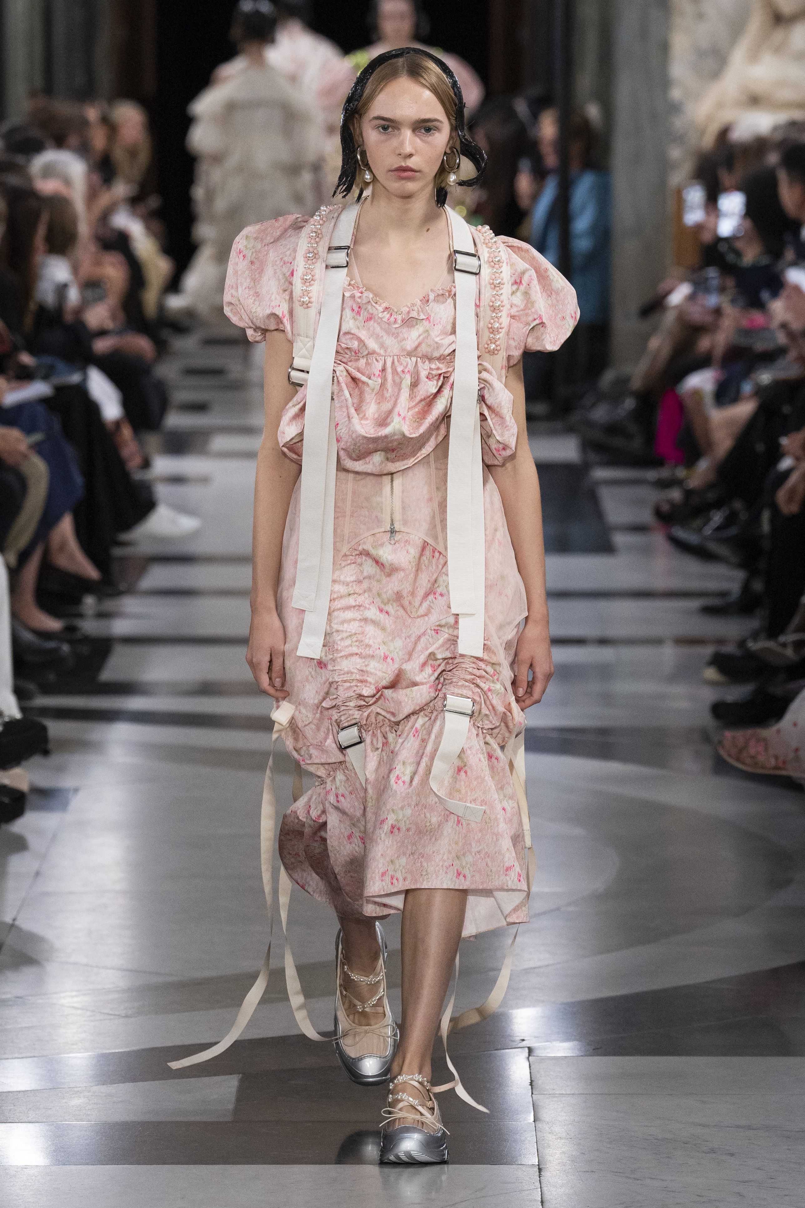 シモーネ ロシャ（SIMONE ROCHA）」2023春夏コレクション