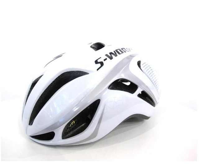 Helmet, White, Bicycle helmet, Personal protective equipment, Clothing, Bicycles--Equipment and supplies, Product, Motorcycle helmet, Headgear, Sports equipment, 