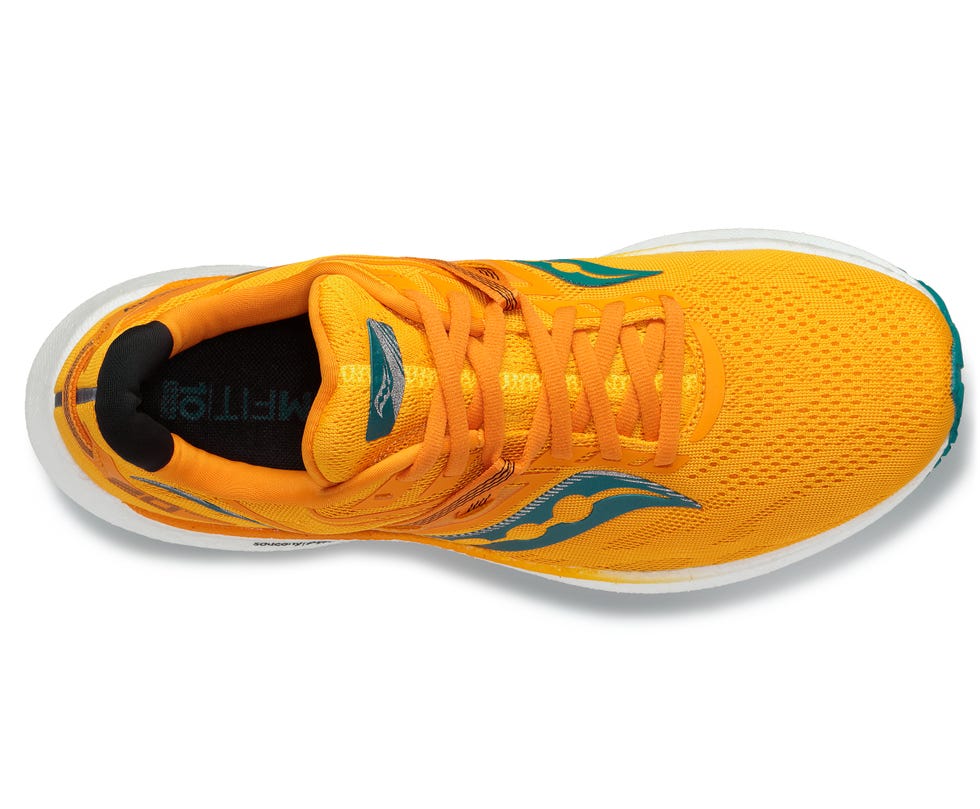 las zapatillas de running saucony triumph 20 en color amarillo