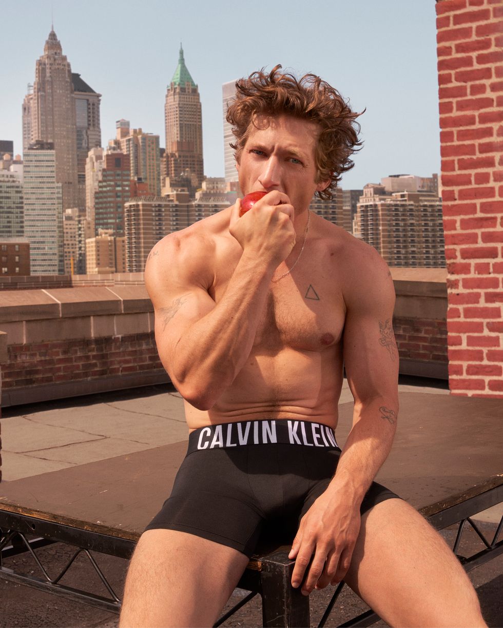 Jeremy Allen White: Gay fans react to Calvin Klein shoot