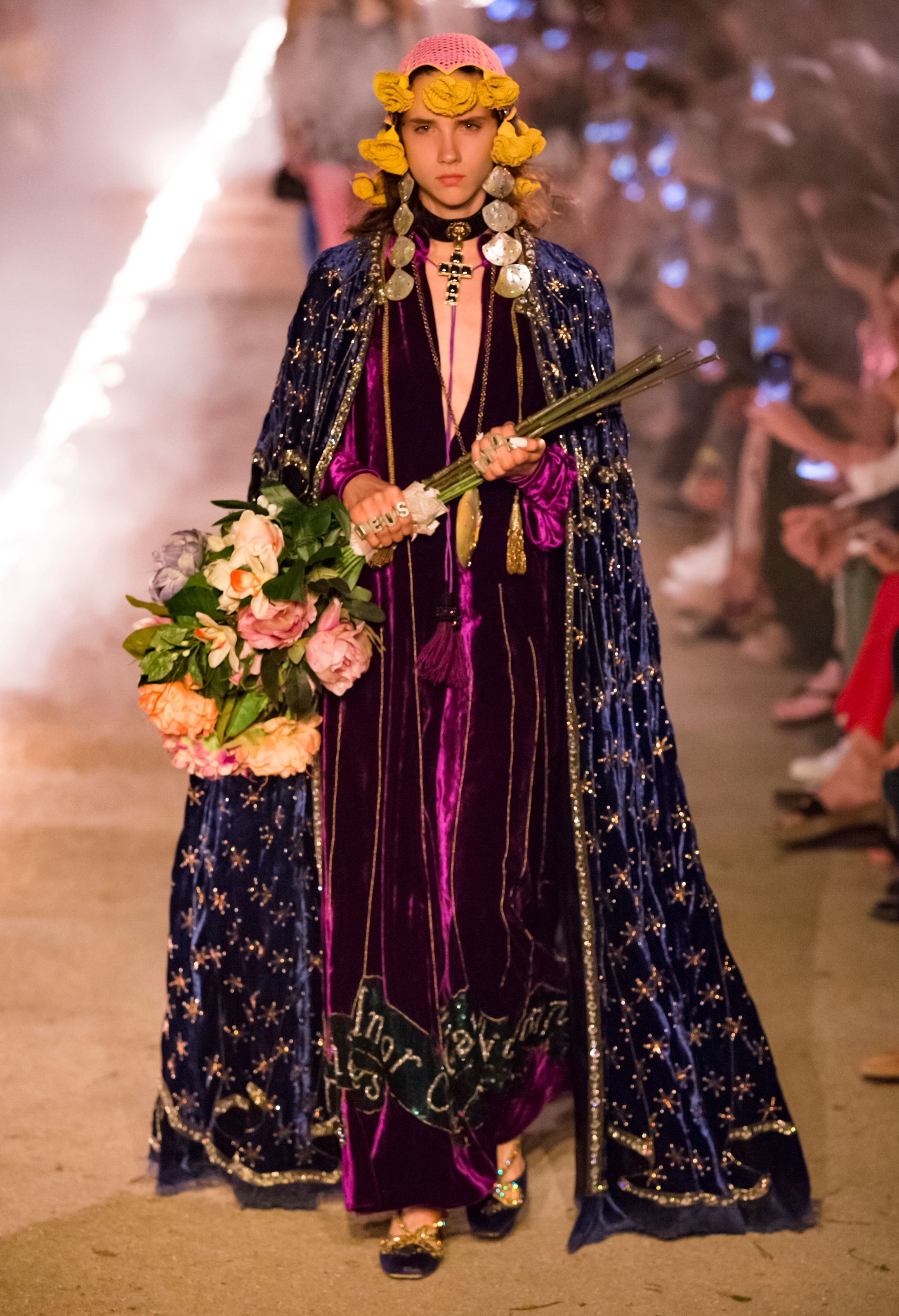 Gucci desfile crucero 2019 Gucci triunfa con su coleccion crucero 2019 en Arles