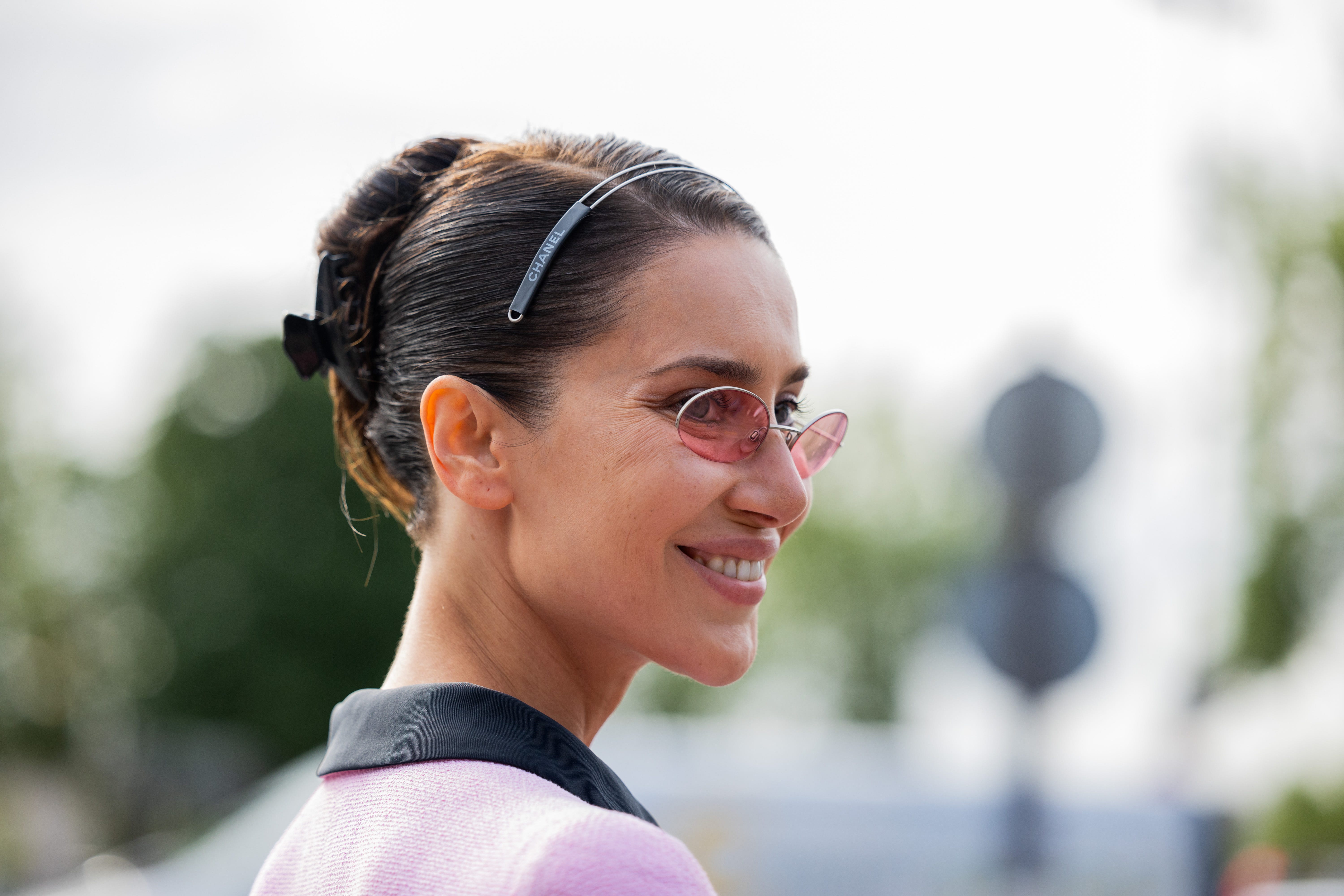 How to Style a Claw Clip: 10 Claw Clip Hairstyles to Try