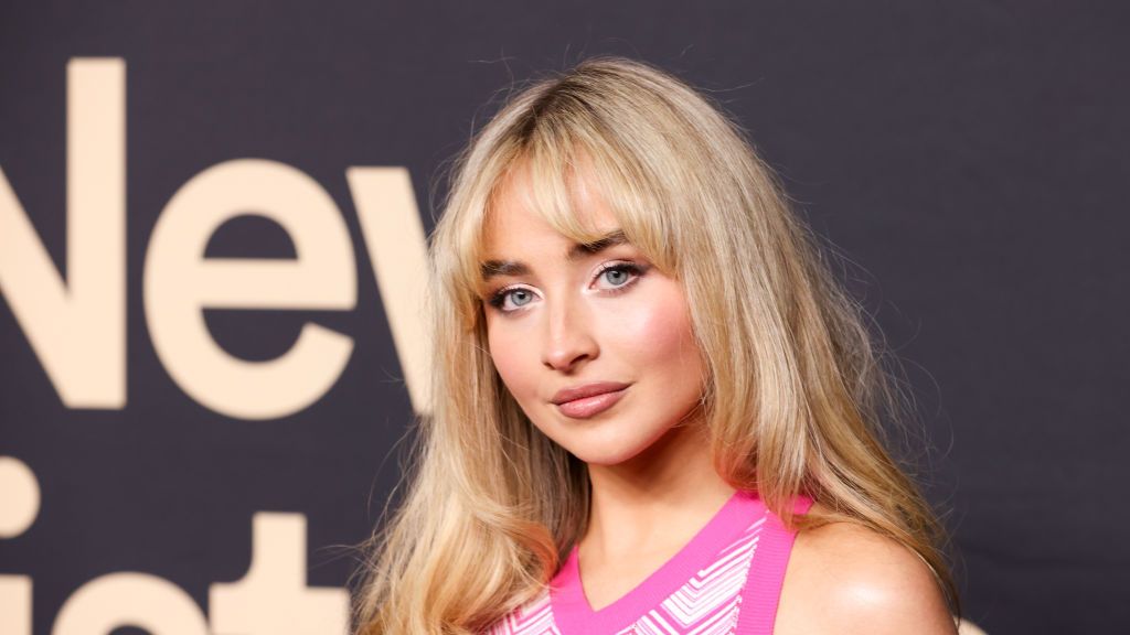 preview for Sabrina Carpenter Has Eyes Set On Harry Styles For THIS Reason!