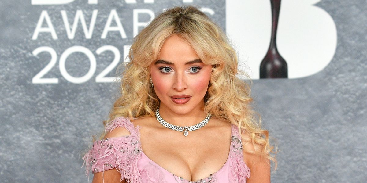 Sabrina Carpenter Shares Rare Glimpse of Her "Coastal Grandmother" Bathroom
