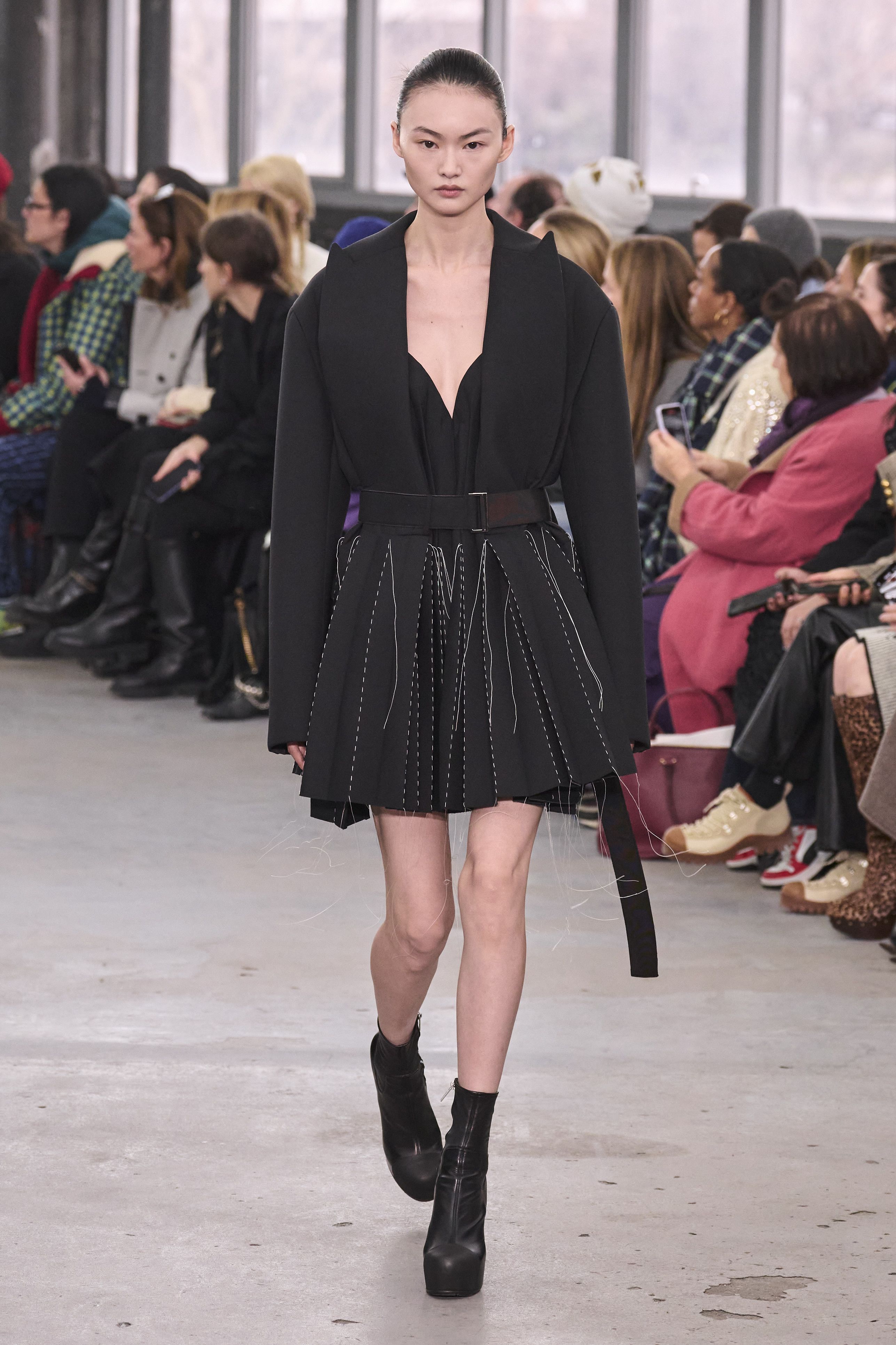 サカイ（SACAI）2023秋冬コレクション | ファッション | ELLE