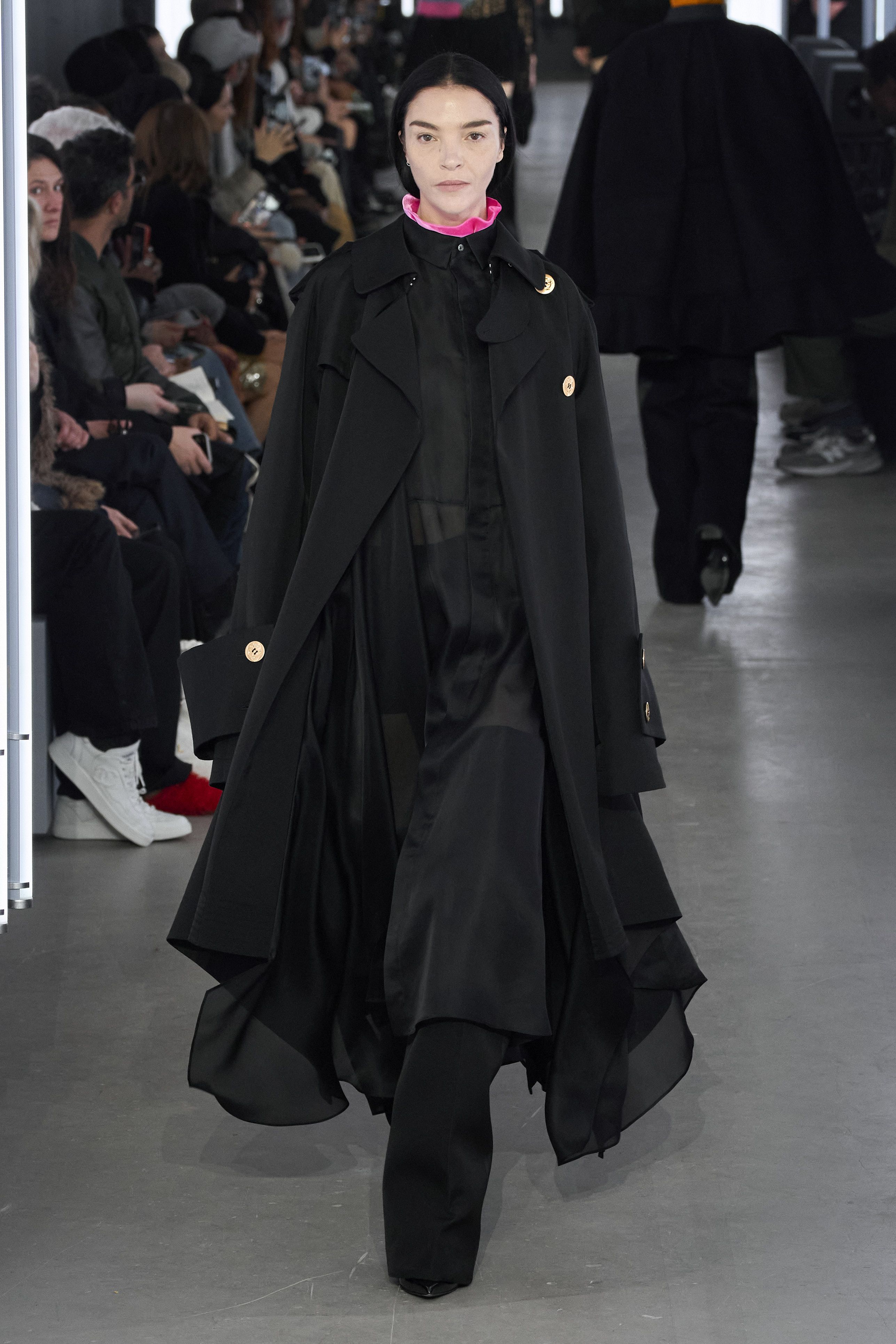 サカイ(SACAI)2024-25秋冬コレクション | ファッション | ELLE サカイ(SACAI)2024-25秋冬コレクション | ファッション | ELLE