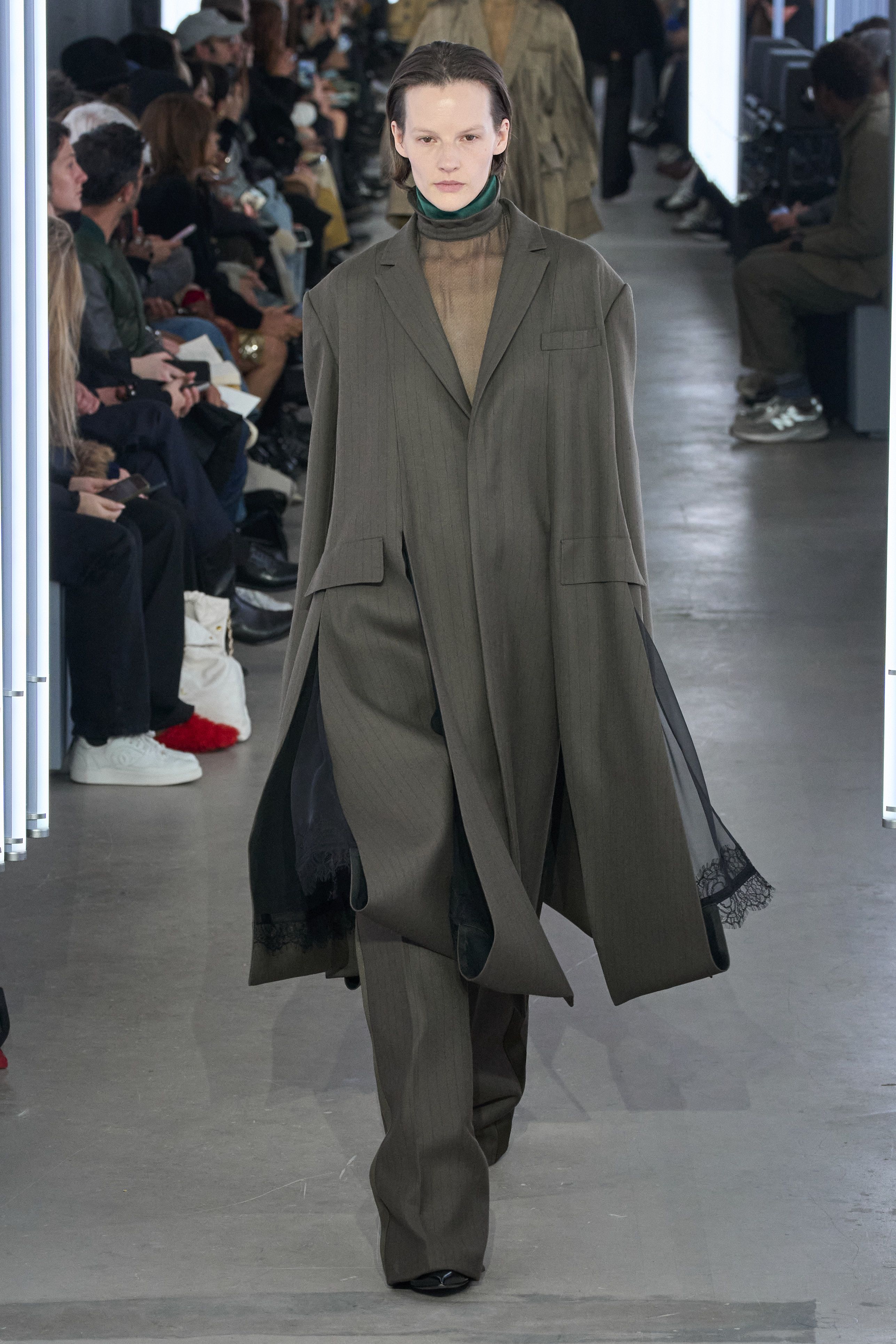 サカイ(SACAI)2024-25秋冬コレクション | ファッション | ELLE サカイ(SACAI)2024-25秋冬コレクション | ファッション | ELLE