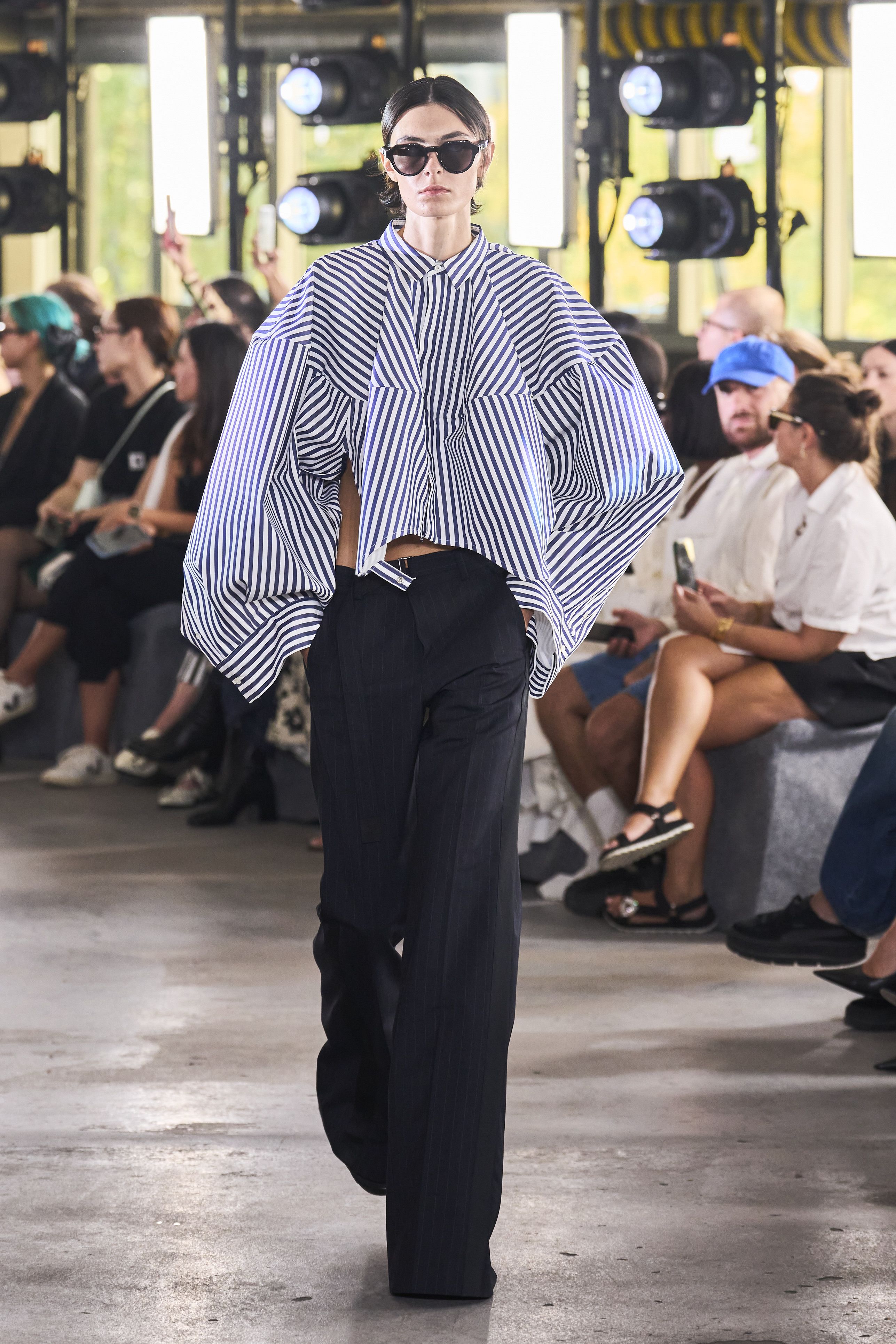夏帆着用✨️完売品✨️sacai スウェット ナイロン切替 スナップボタン サイズ2 楽天市場】Sacai(サカイ) サイズ:3 24SS Suiting Bonding