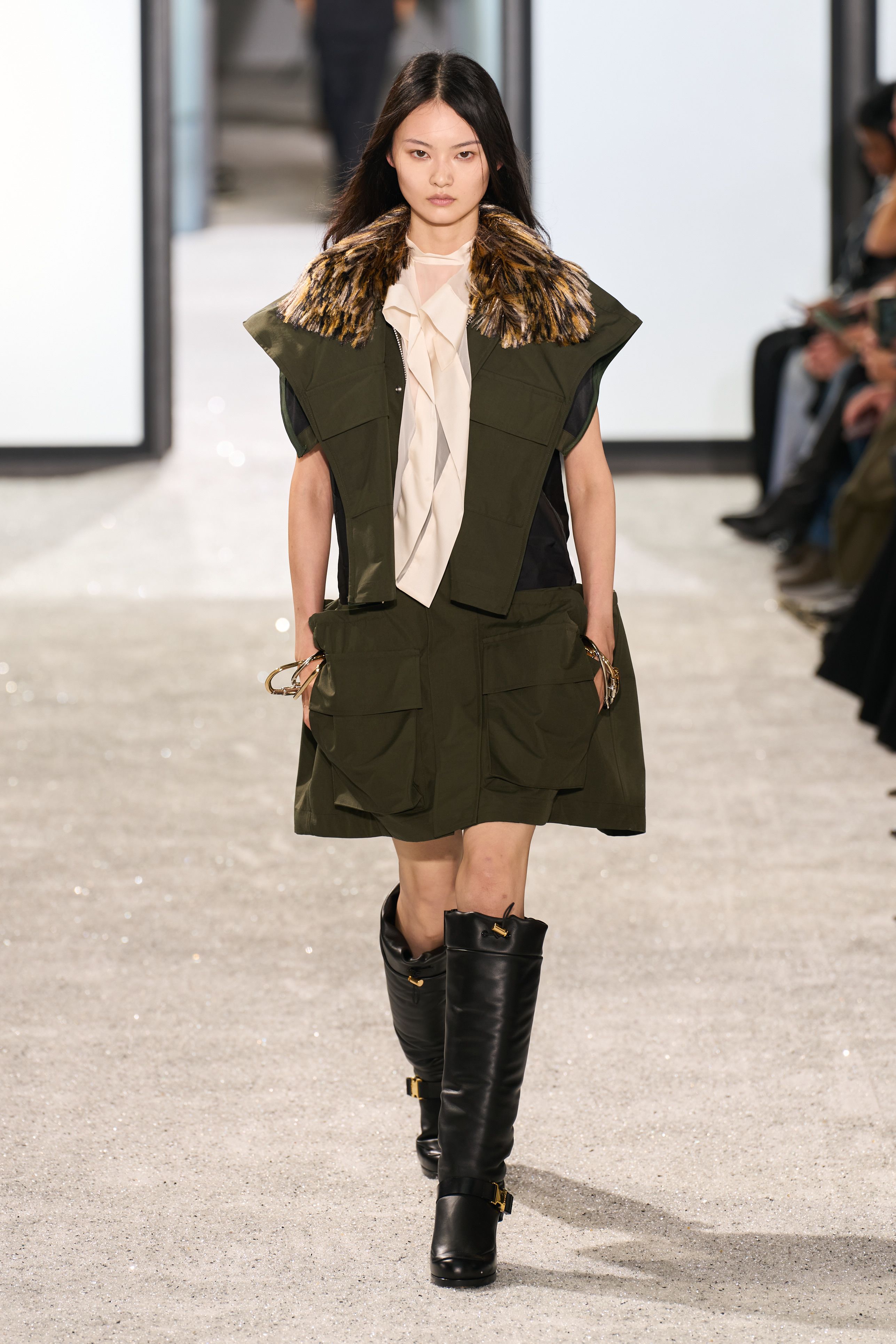 サカイ（SACAI）」2025春夏コレクション | ファッション | ELLE