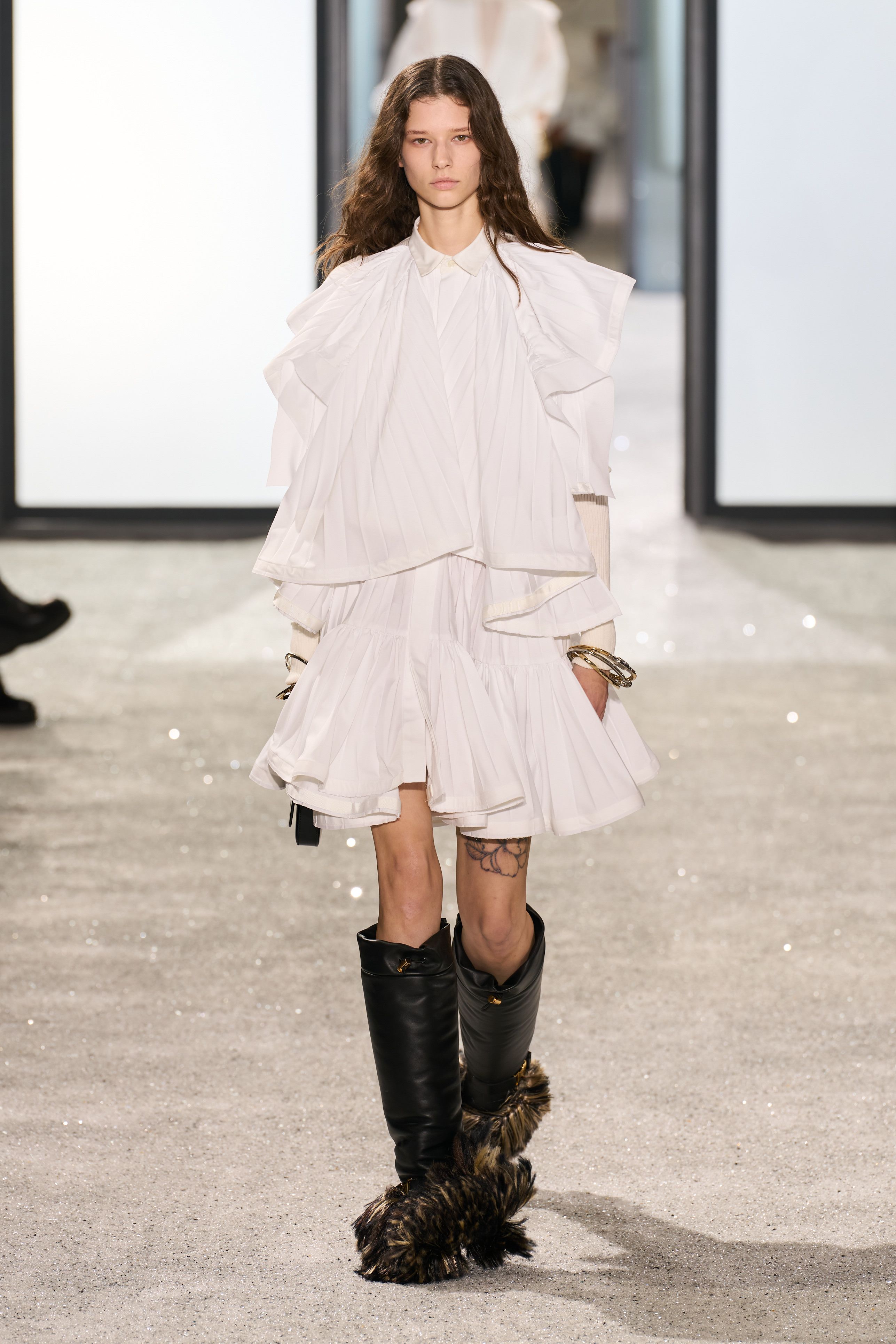サカイ（SACAI）」2025春夏コレクション | ファッション | ELLE