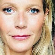 gwyneth paltrow posted a naked pic on instagram and her daughter totally saw