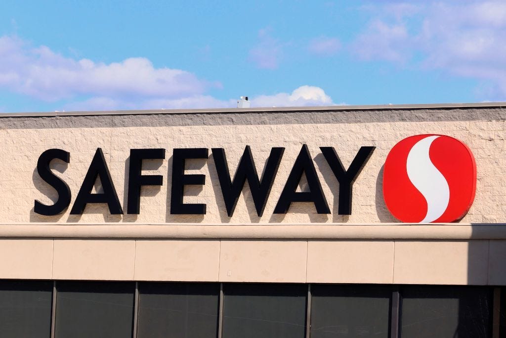 Safeway's Thanksgiving Hours 2022 - Is Safeway Open On Thanksgiving?