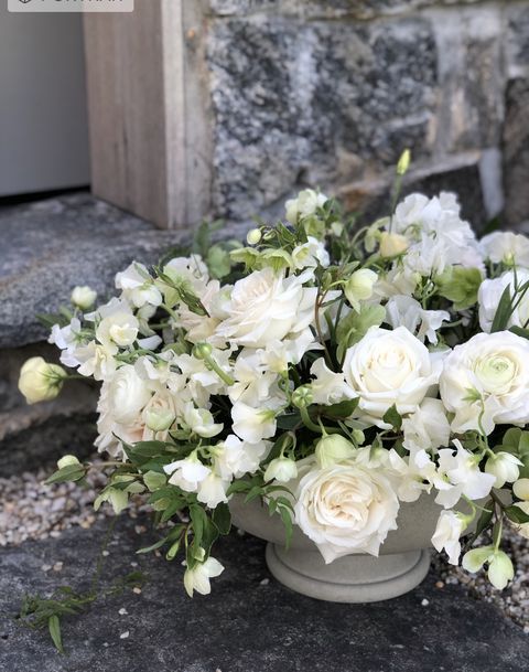 Anastasia-casale-sag-harbor-florist-white-flower-arrangement