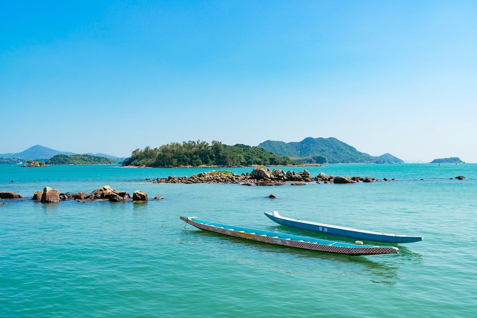 Ga naar Sai Kung voor ongerepte stranden en helder water ideaal om te snorkelen of te kajakken