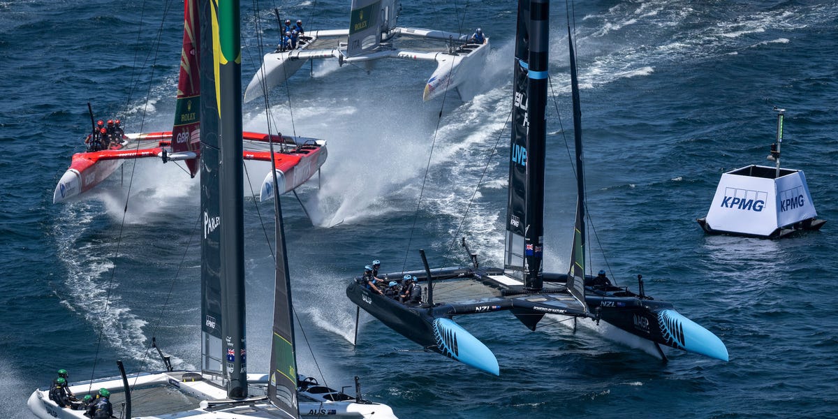Emozioni ad alta velocità: dietro le quinte di SailGP, lo sport acquatico più adrenalinico del momento