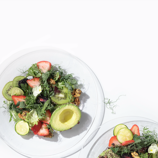 https://hips.hearstapps.com/hmg-prod/images/sakara-youth-and-beauty-salad-1670943485.png?crop=1.00xw:0.668xh;0,0.246xh&resize=640:*