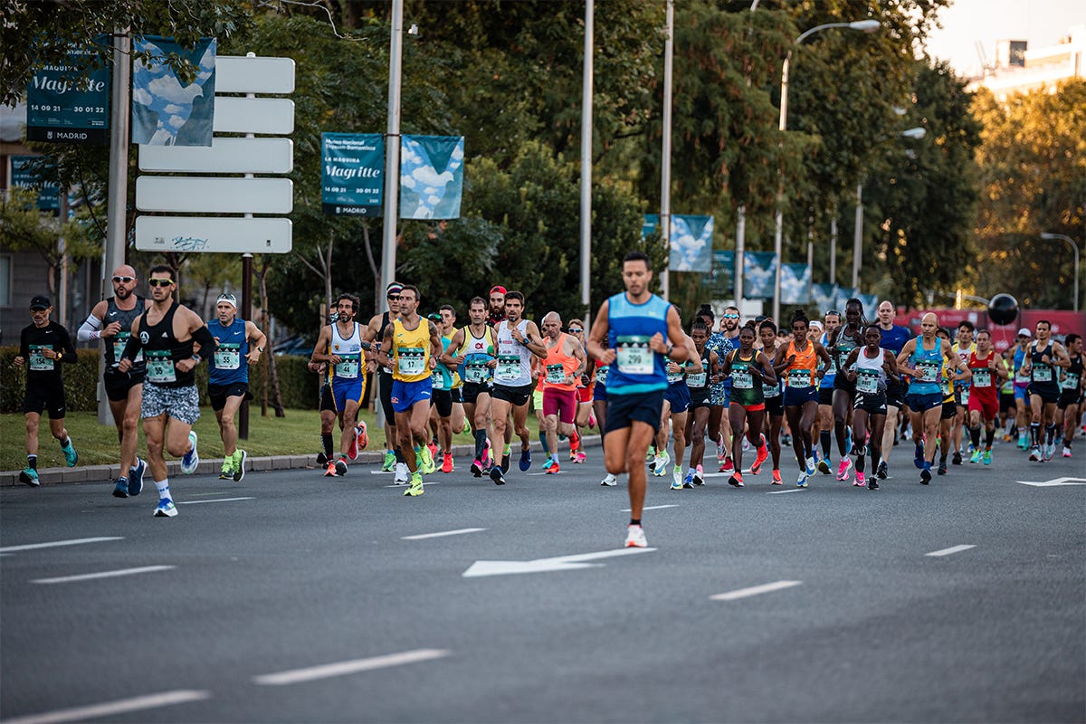 salida del maratón de élite del edp rock 'n' roll madrid marathon 2021