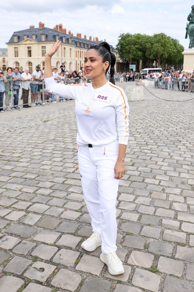 paris 2024 olympic games torch relay in versailles