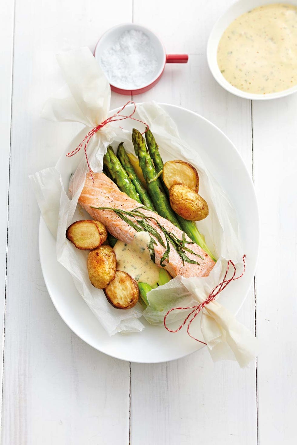Salmón al papillote con trigueros