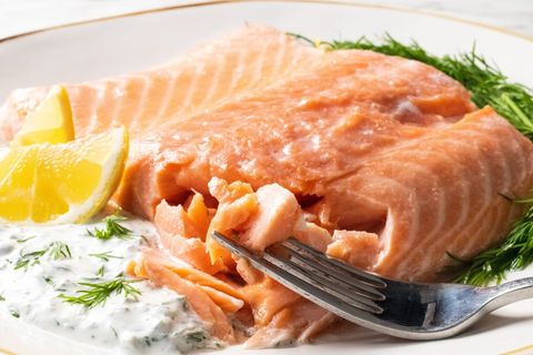 steamed salmon with dill sauce