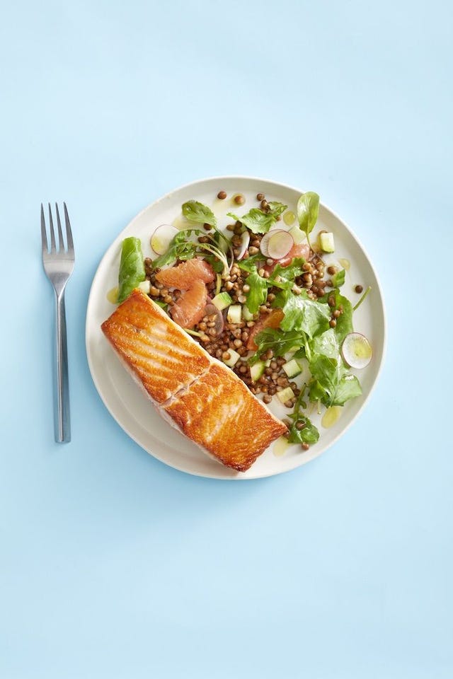 salmon with grapefruit and lentil salad