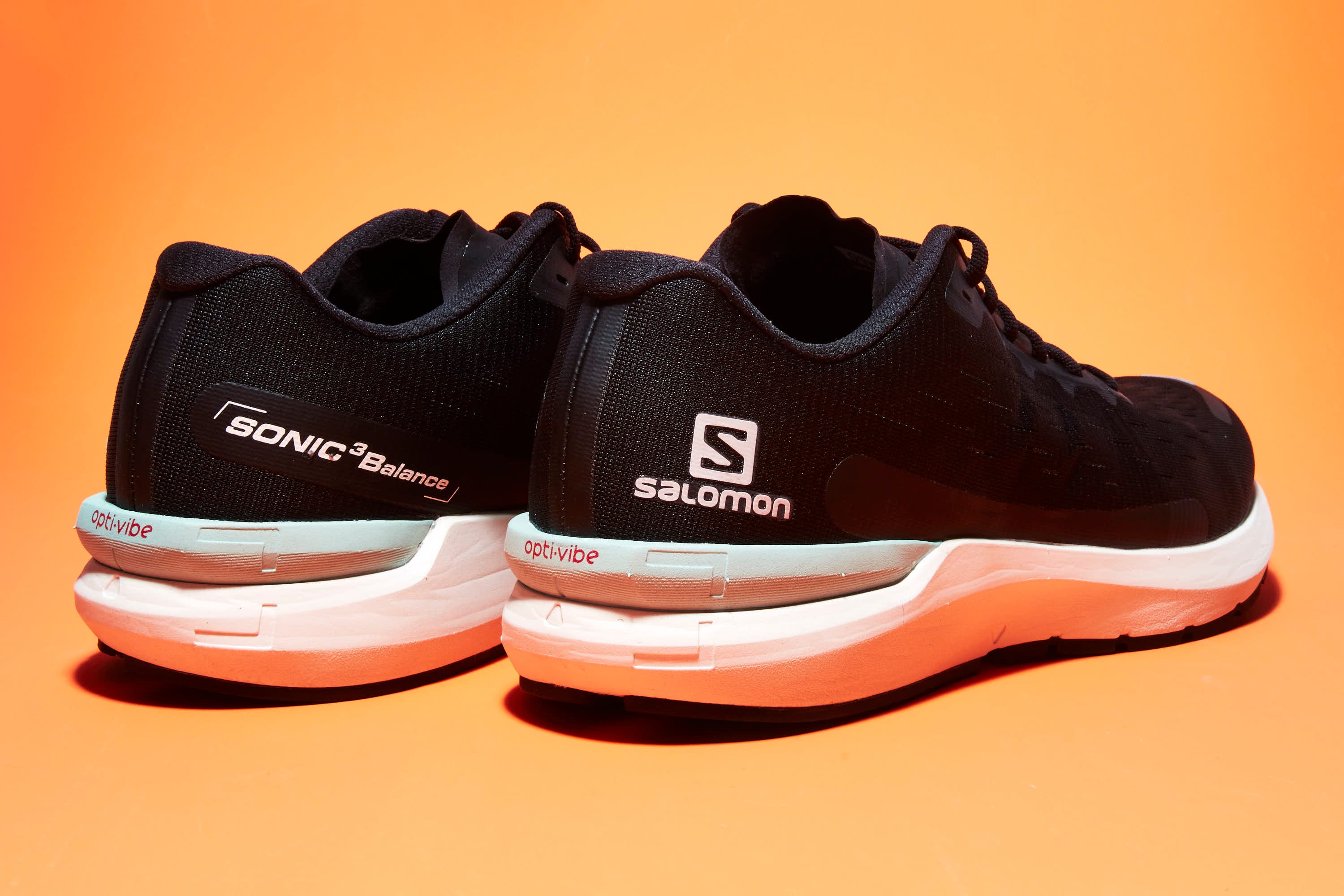 Shoe, Footwear, Sneakers, Walking shoe, White, Outdoor shoe, Skate shoe, Athletic shoe, Sportswear, Tennis shoe, 