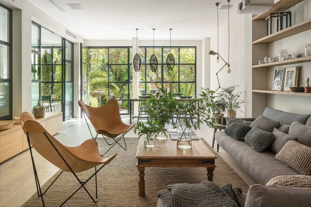 Casa reformada con jardín