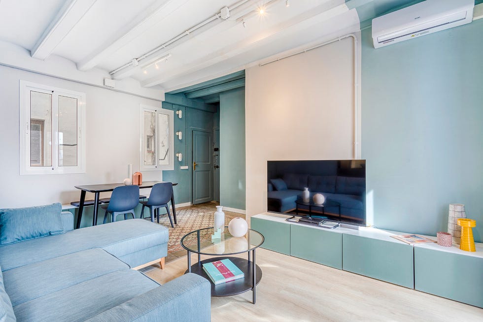 un apartamento vintage y cool en barcelona salón y comedor