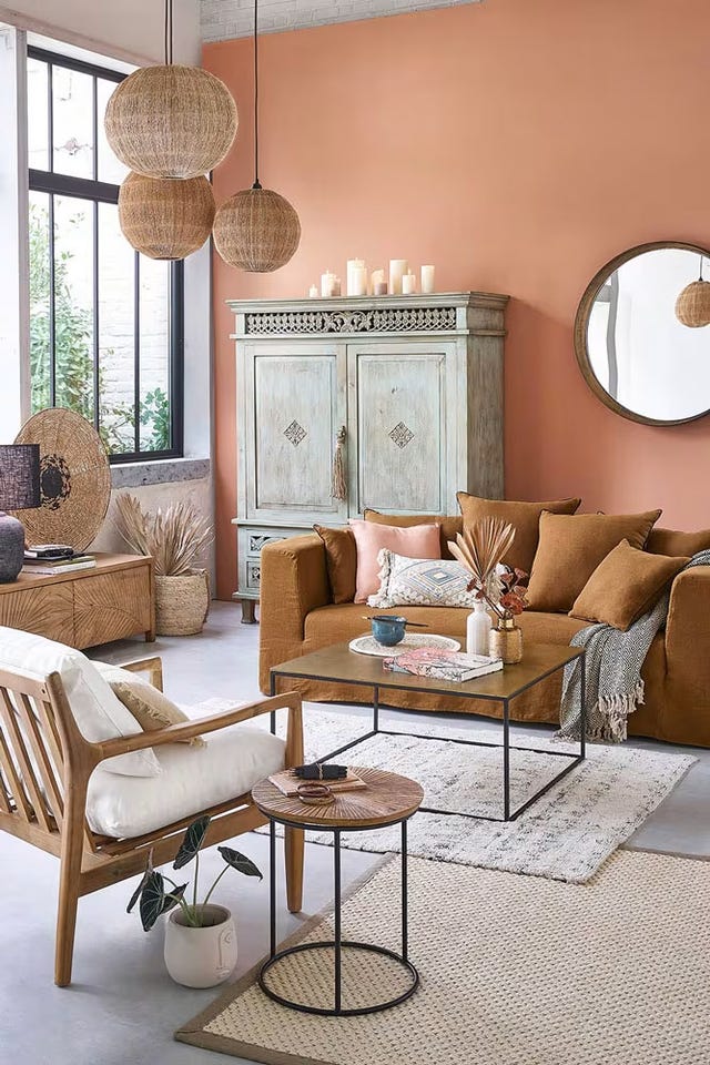 tendencias decoracion 2025 experta interiorismo: tonos terracota y materiales naturales