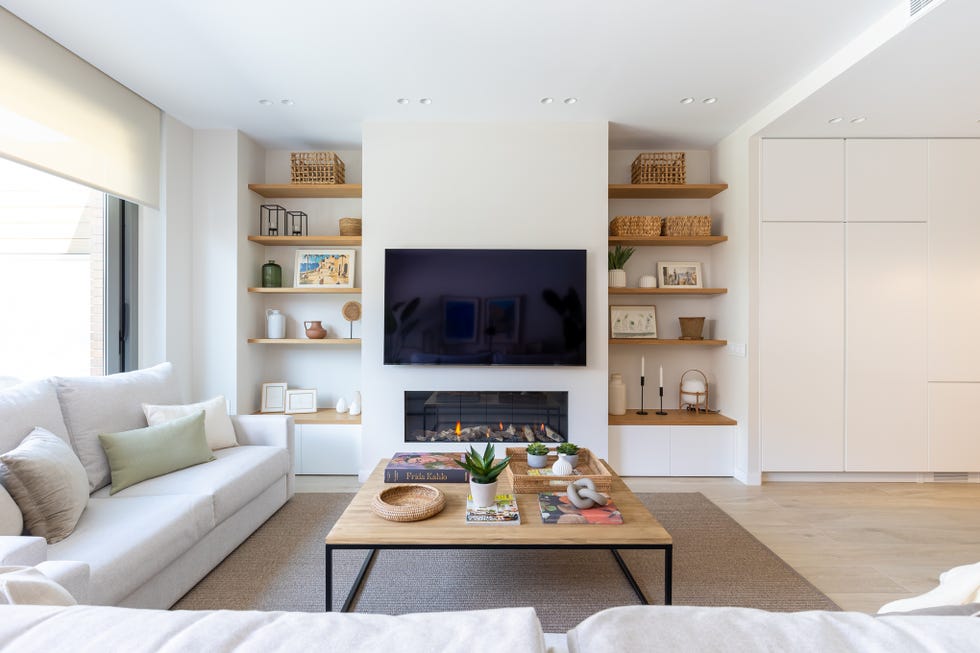 salón con chimenea