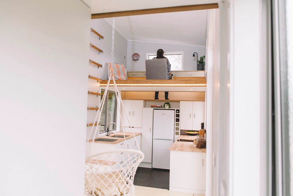 casa móvil tawharau para millennials de build tiny con despacho al que se sube por escaleras