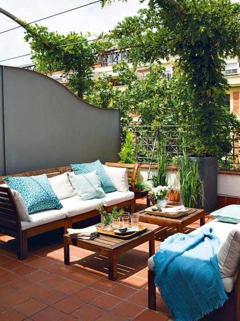 terraza decorada con muebles de ikea