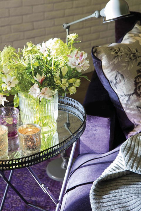 salón decorado con flores