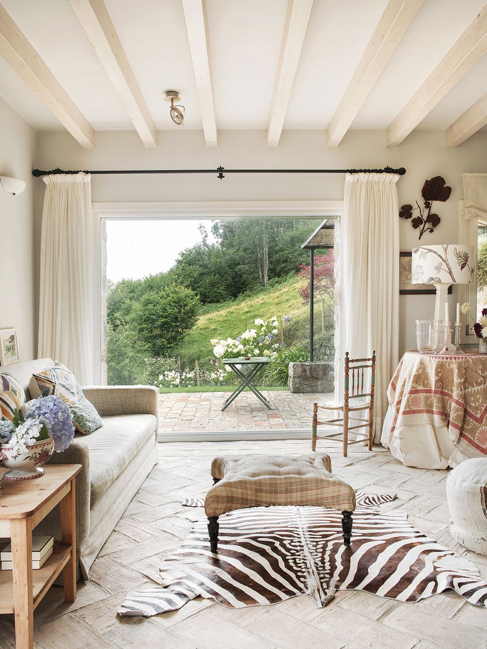 una casa en asturias para las vacaciones salon con salida al exterior porche
