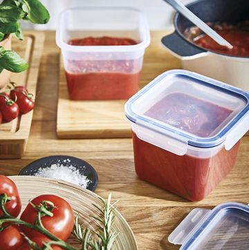 salsa de tomate en tuppers
