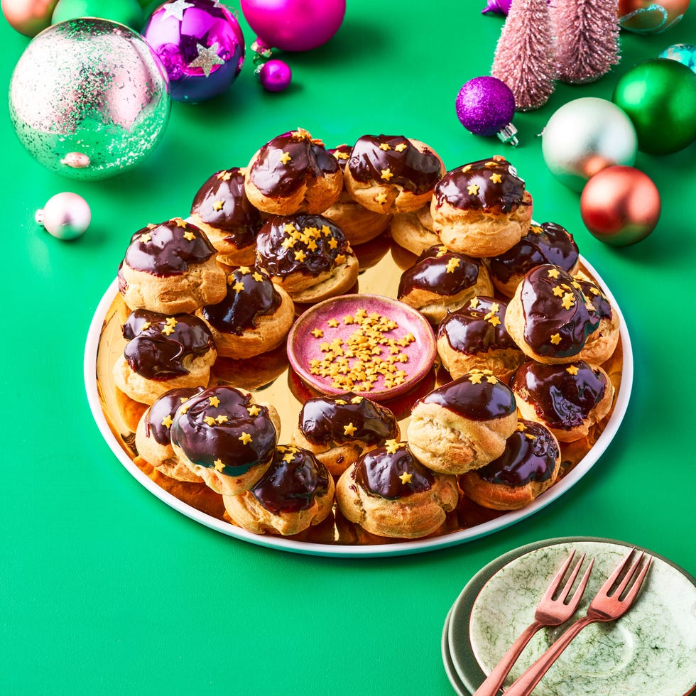 salted caramel profiterole wreath