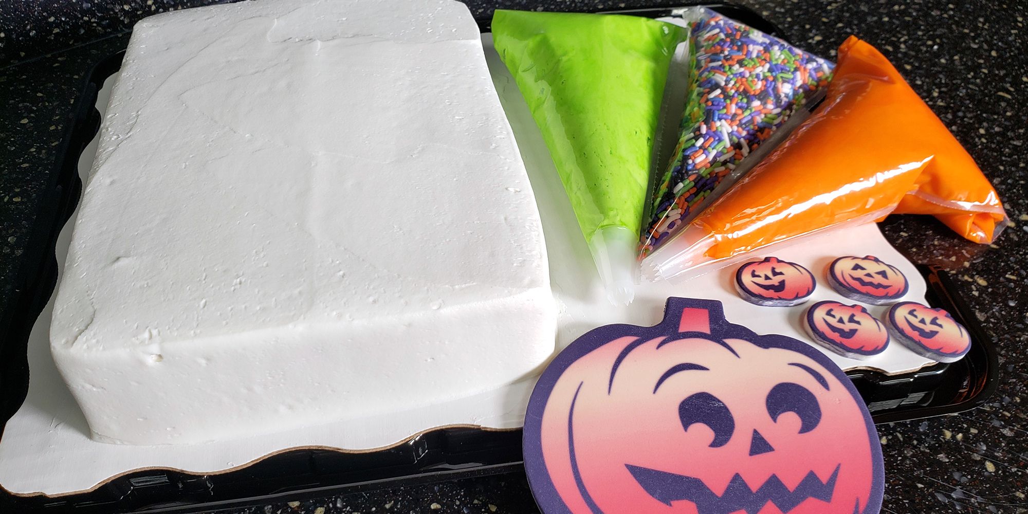 Sam's Club Is Selling a Halloween Cake-Decorating Kit, So Let's See Those  DIY Skills