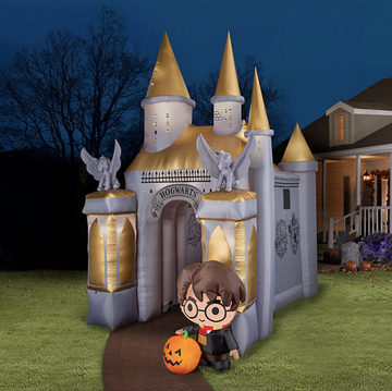 inflatable hogwarts tunnel