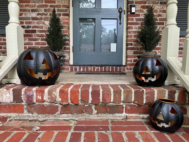This $40 Sam’s Club Jack-o-Lantern Set Is the Envy of My Neighborhood