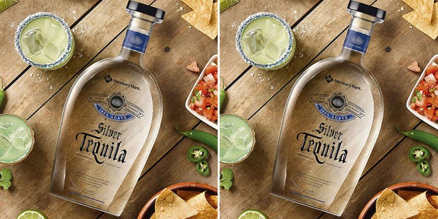 Drink, Distilled beverage, Liqueur, Alcoholic beverage, Moscow mule, Gin and tonic, Vodka, 