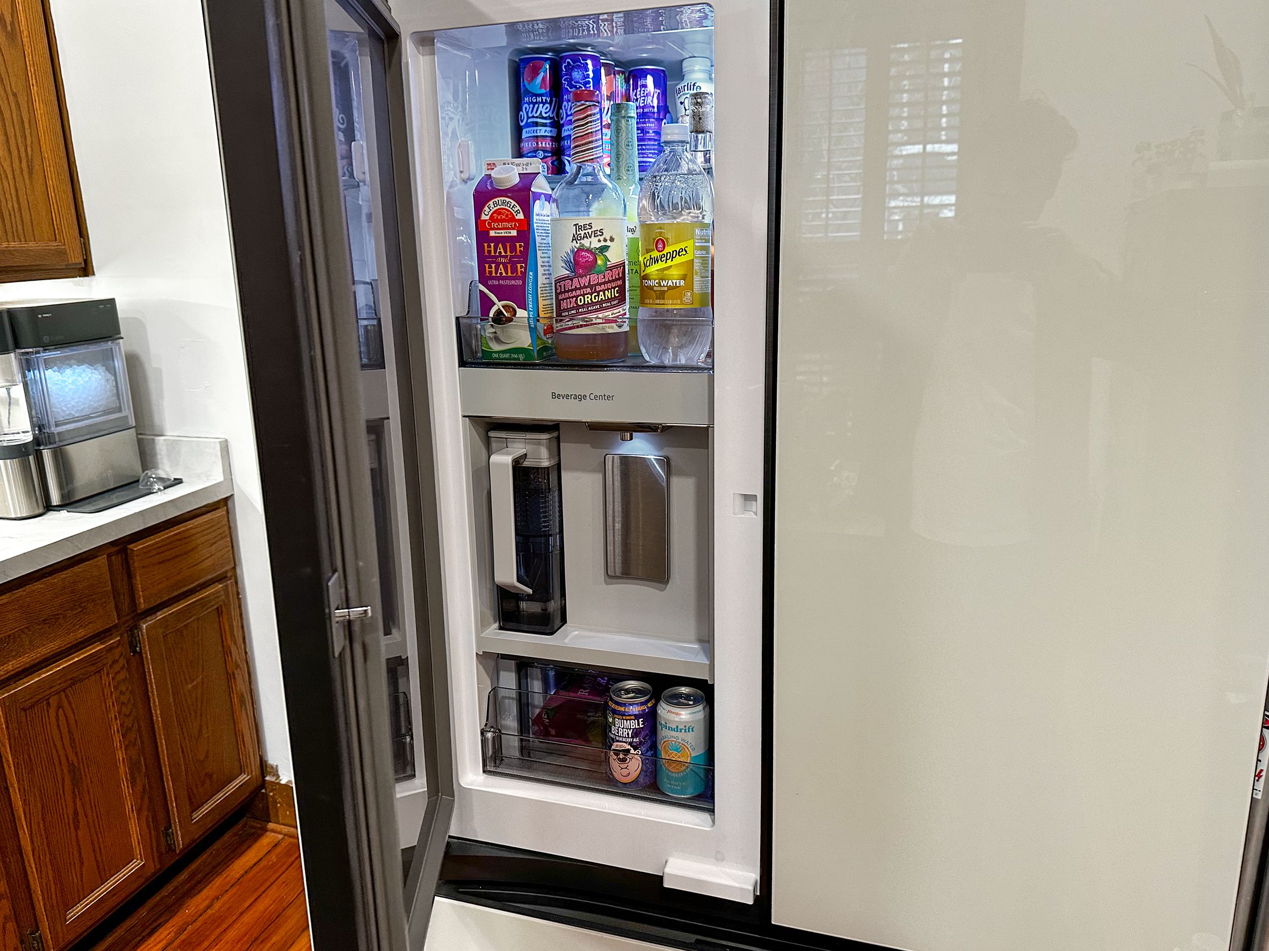 How the Samsung Bespoke refrigerator is built to look like you want
