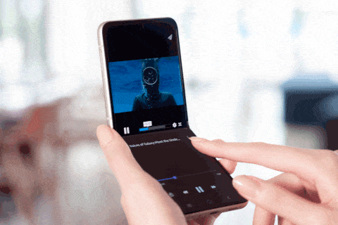samsung galaxy z flip 3 smartphone