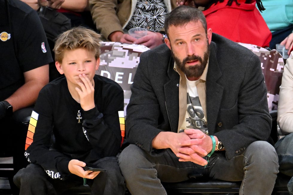 celebrities at the los angeles lakers game