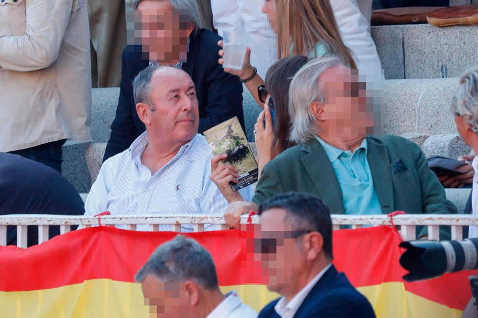 luismi rodriguez mujer en la feria de san isidro