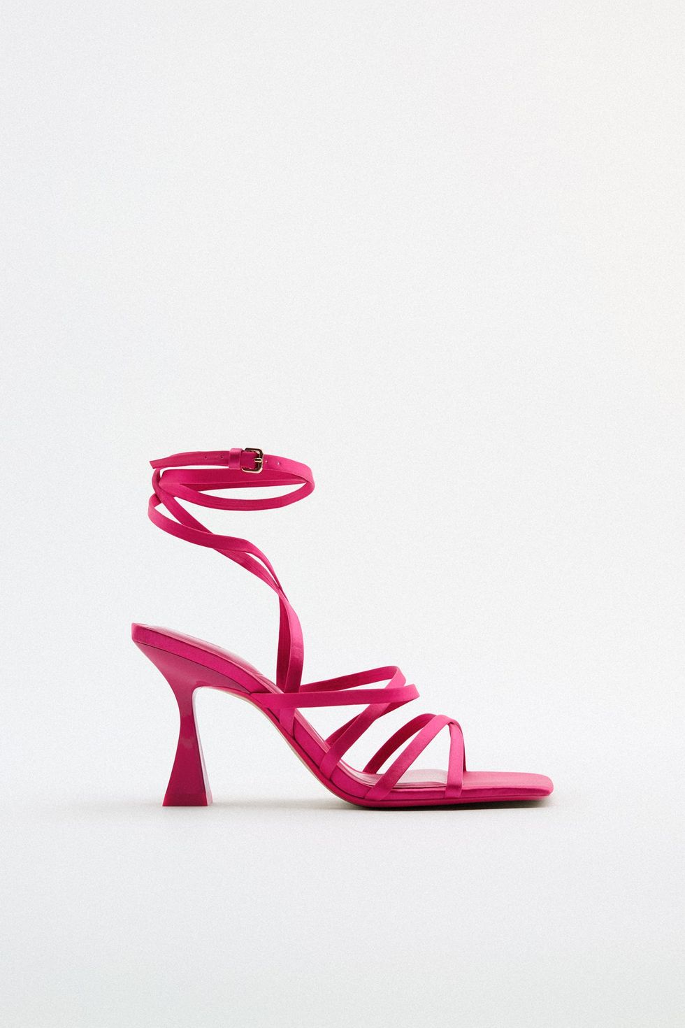 moda estate 2022 i sandali rosa di giorgia soleri su instagram sono cool scopri le scarpe con tacco cioè le scarpe eleganti da avere secondo le tendenze donna