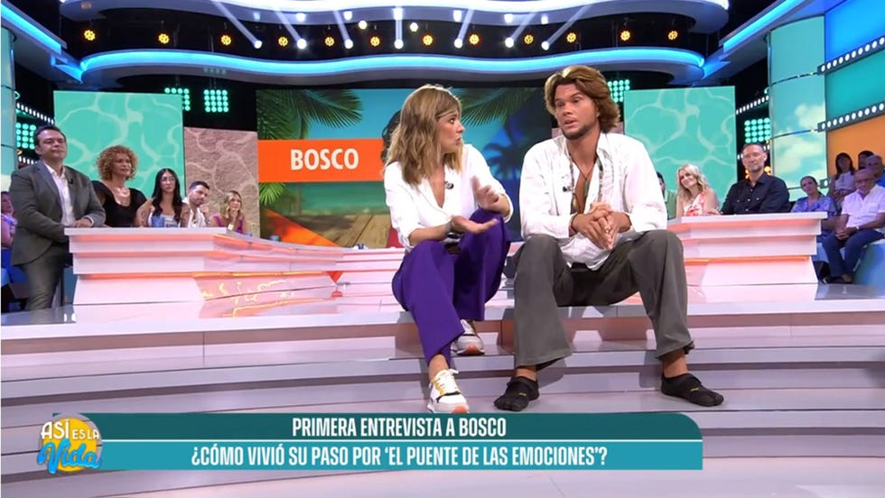sandra barneda entrevista a bosco de 'supervivientes' en 'así es la vida' y habla de su infancia