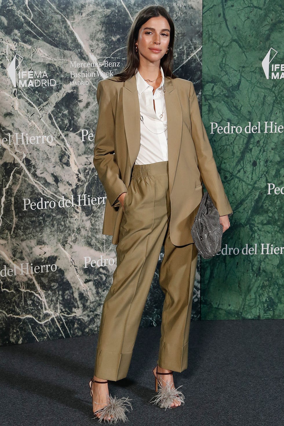 famosos en el desfile de pedro del hierro en la mbfwm