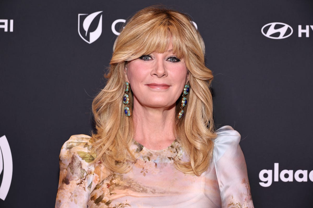 preview for Sandra Lee Makes Spiced Cider For The Holidays